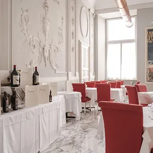 Hotell De, Genua