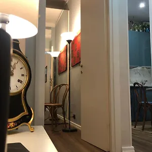 Dietro Il Teatro Modena Apartamento